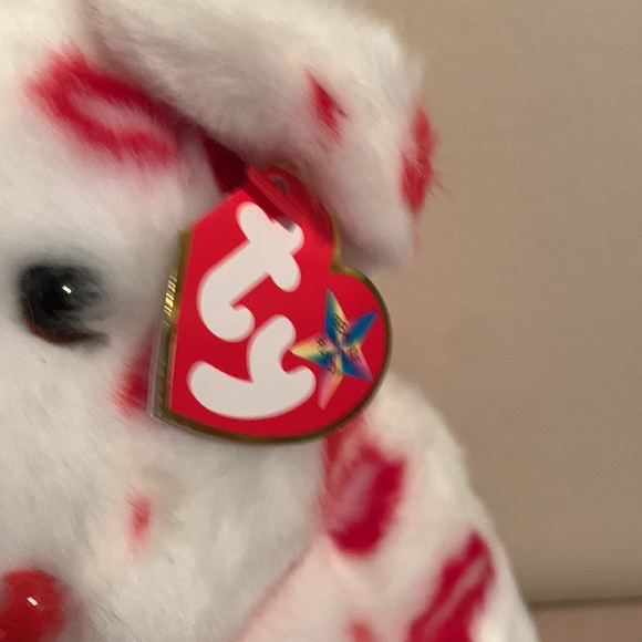 Smooch Whit Bear w/Red Lips All Over Beanie Buddy - Picture 4 of 5